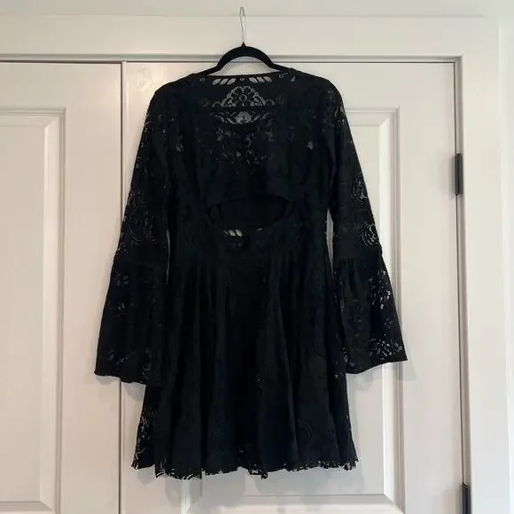 Free People Women's Black Lace Mini‎ Dress Bell Sleeve Size Small - Picture 5 of 9